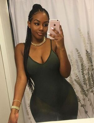hot black girl selfies